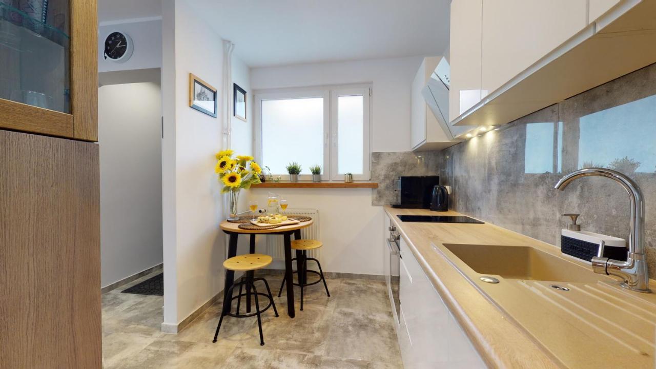 Apartament Kuznicza Apartment วรอตซวาฟ ภายนอก รูปภาพ